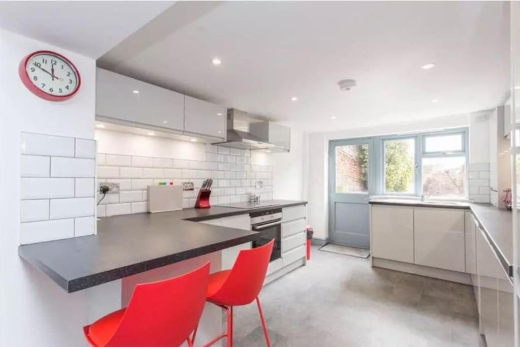 Modern Georgian Townhouse By Old Town & The Beach Margate Bagian luar foto